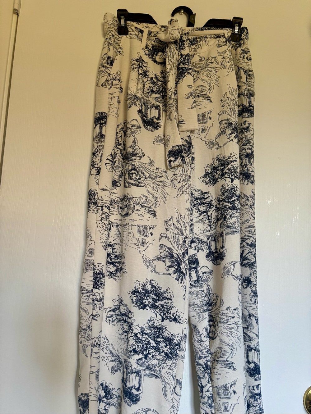 Hayden + Jane Off White Wide-Leg Pants with Nay blue Toile Print